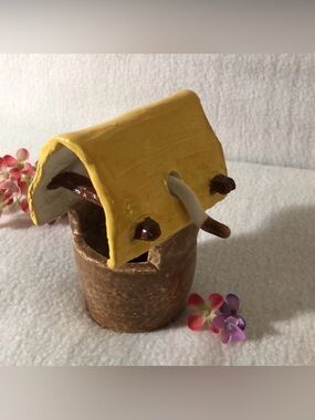 MANGO TREE STUDIOS Ceramic Wishing Well with Water Bucket 4.5” PJS Artist OOAK